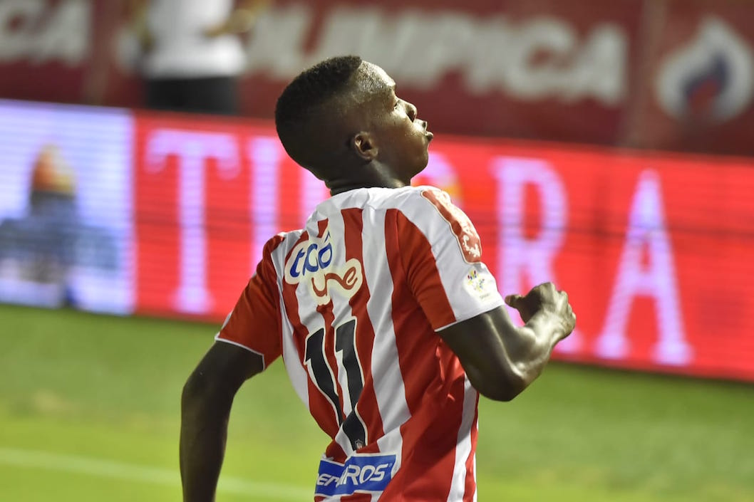 Daniel Moreno celebra su segundo gol de la noche y el tercero para los 'rojiblancos'.