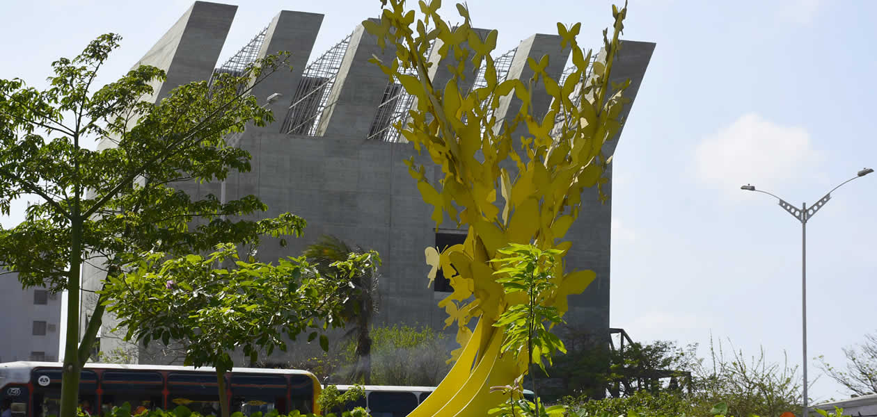 Monumento 'Mariposas Amarillas', un hmenaje al Nobel Gabriel García Márquez en el Centro Histórico.