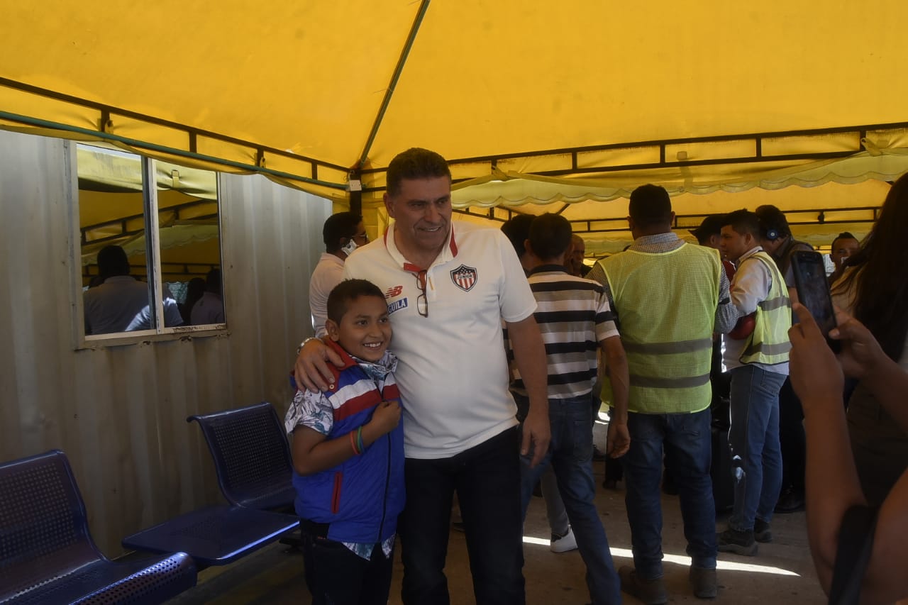Luis Fernando Suárez, técnico del Junior, a su llegada a Barranquilla.
