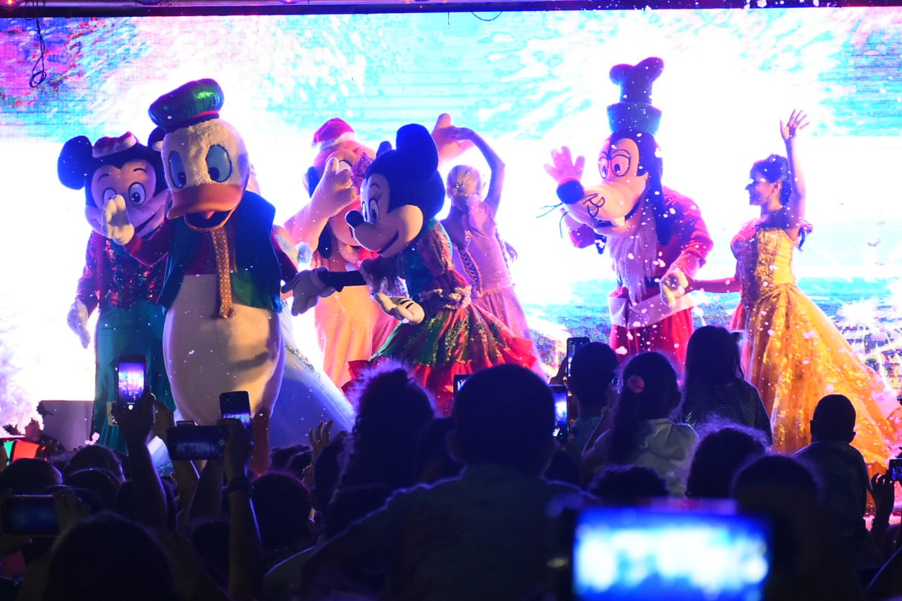 Mickey Mouse y sus amigos, personajes de Disney.