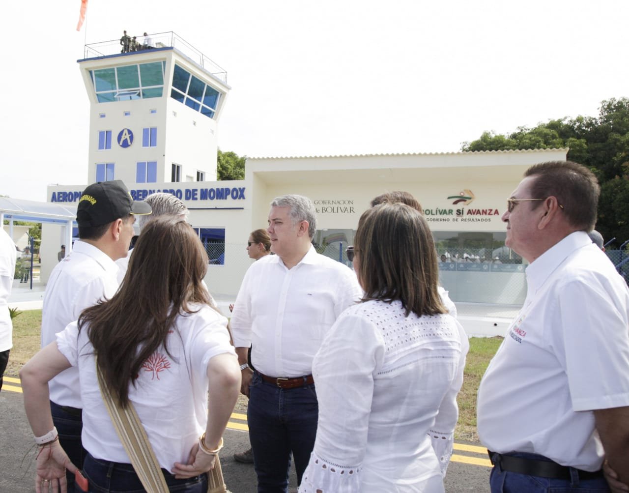 El Presidente Iván Duque, en el aeropuerto de Mompox.