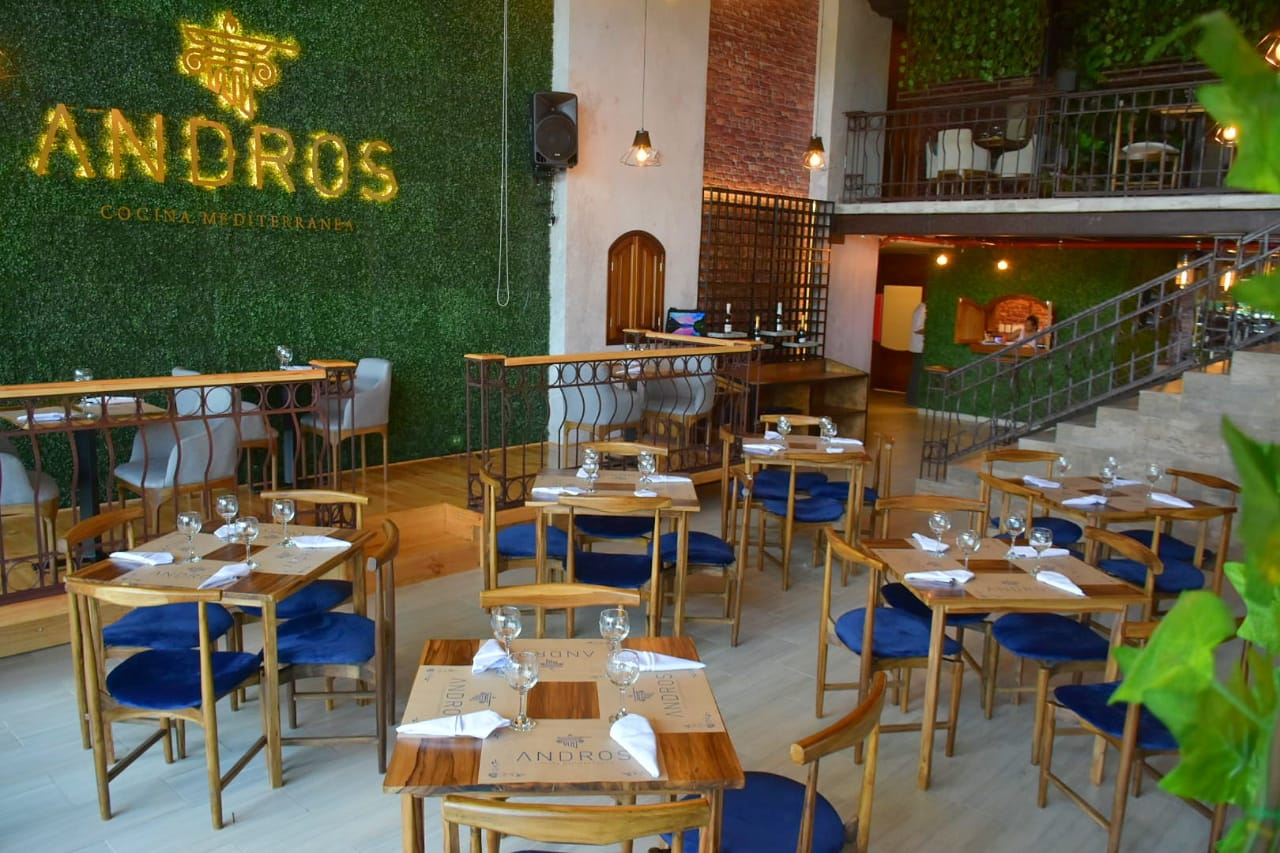 Interior del restaurante Andros.