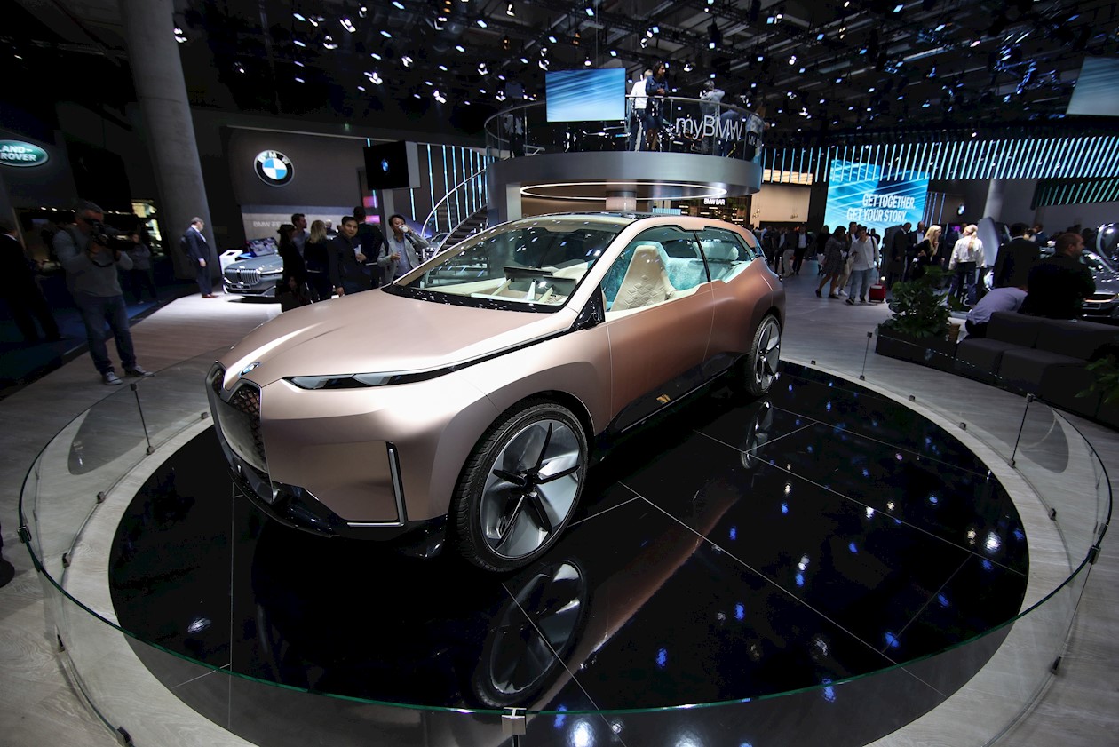 El concept car BMW I-Next se exhibe en el Salón Internacional del Automóvil (IAA) en Frankfurt, Alemania.