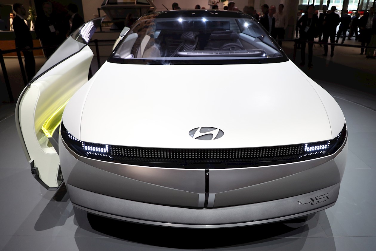 El concept car Hyundai Hyundai 45 se exhibe en el Salón Internacional del Automóvil (IAA) en Frankfurt, Alemania.