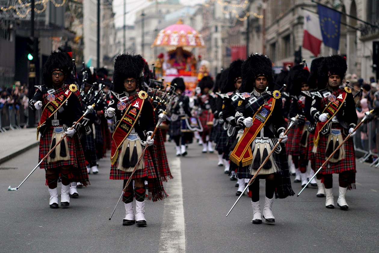Con un desfile se dio la bienvenida al 2020 en Londres (Inglaterra).