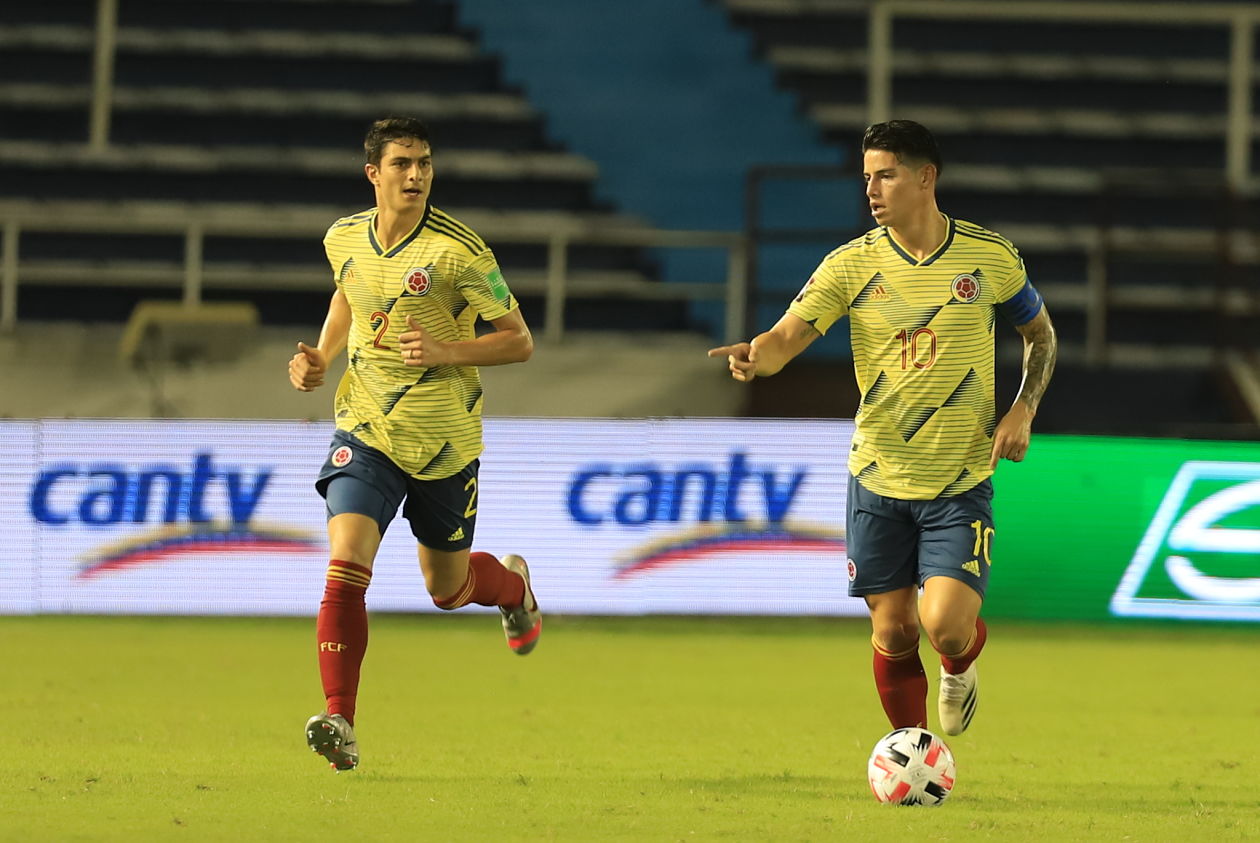 James Rodríguez manejó los hilos de Colombia y Stefan Medina ingresó por Santiago Arias.