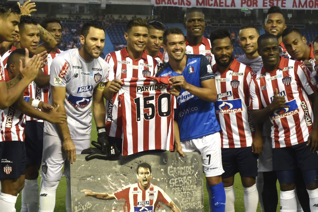 Jugadores del Junior homenajearon a Sebastián Hernández, ahora al servicio del Once Caldas.