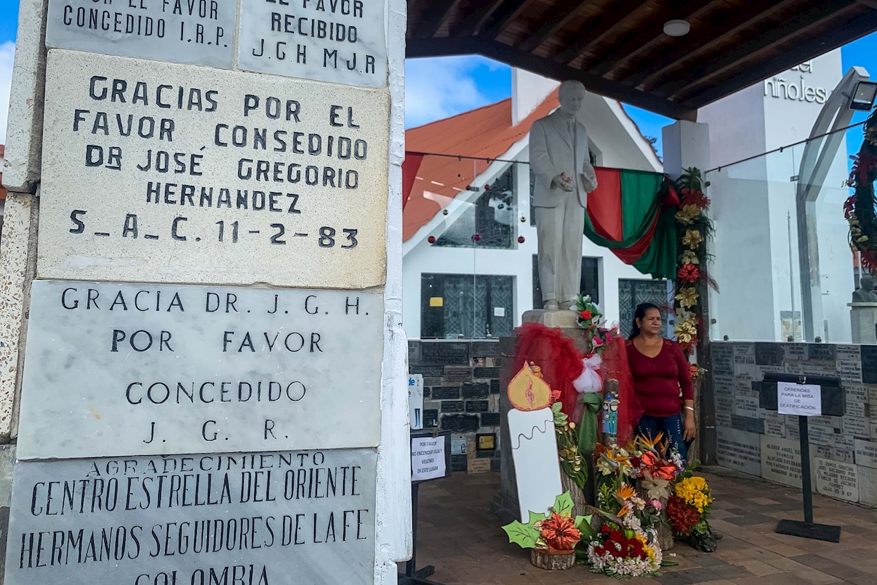 "Gracias por el favor concedido", se lee, más de 10.000 veces en el santuario de Isnotú, donde nació José Gregorio Hernández