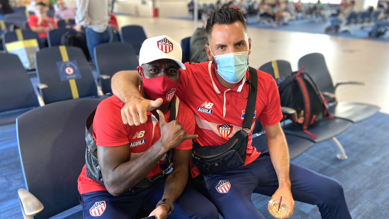 Carmelo Valencia y Sebastián Viera, al iniciar el viaje hacia Zipaquirá.