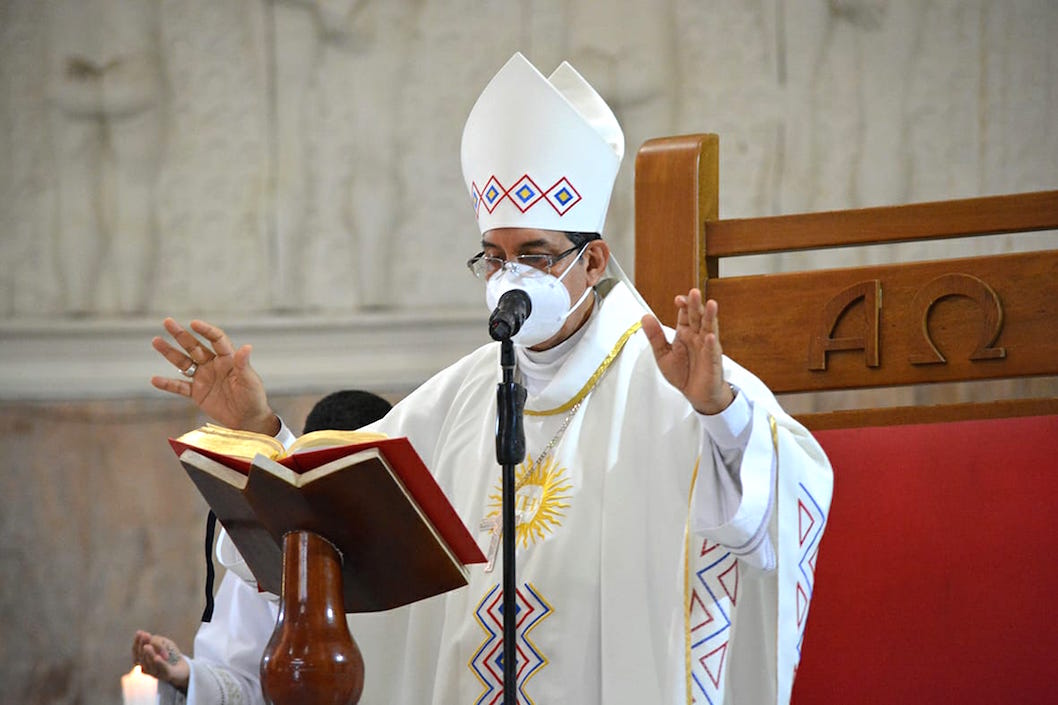 El Arzobispo de Barranquilla durante la ceremonia.