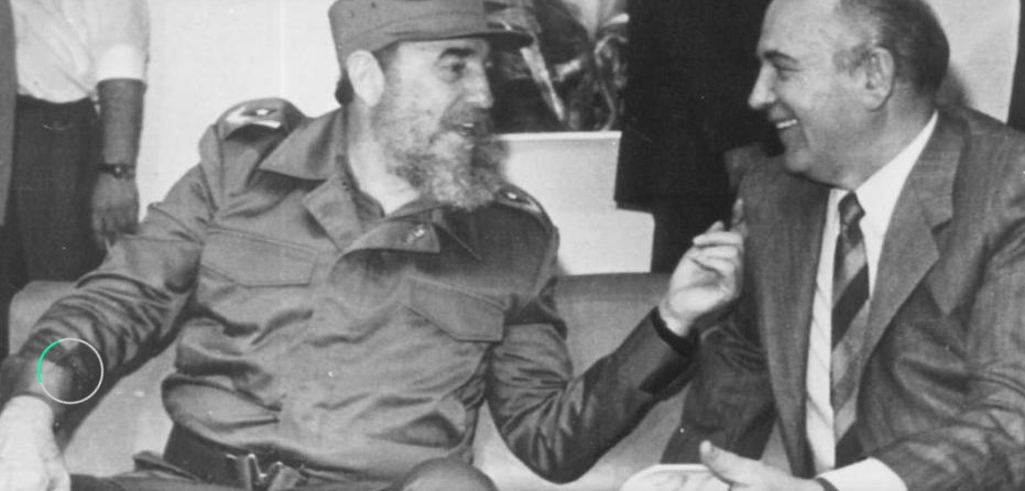 El líder soviético Mijaíl Gorbachov y el presidente Fidel Castro durante una visitó a Cuba en 1989.