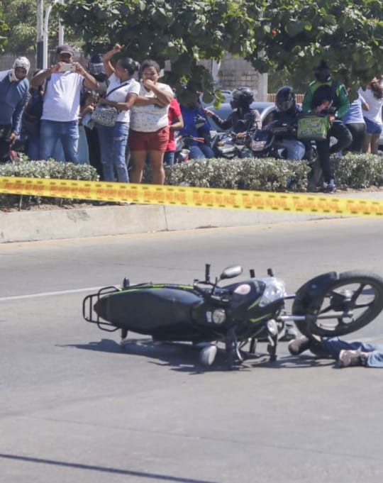 Motocicleta en la que iban Oswaldo Polo Ariza y Edgar Herrera.