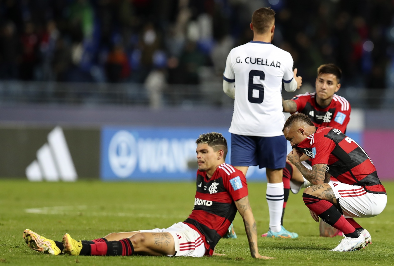 La tristeza de los jugadores del Flamengo tras la derrota.