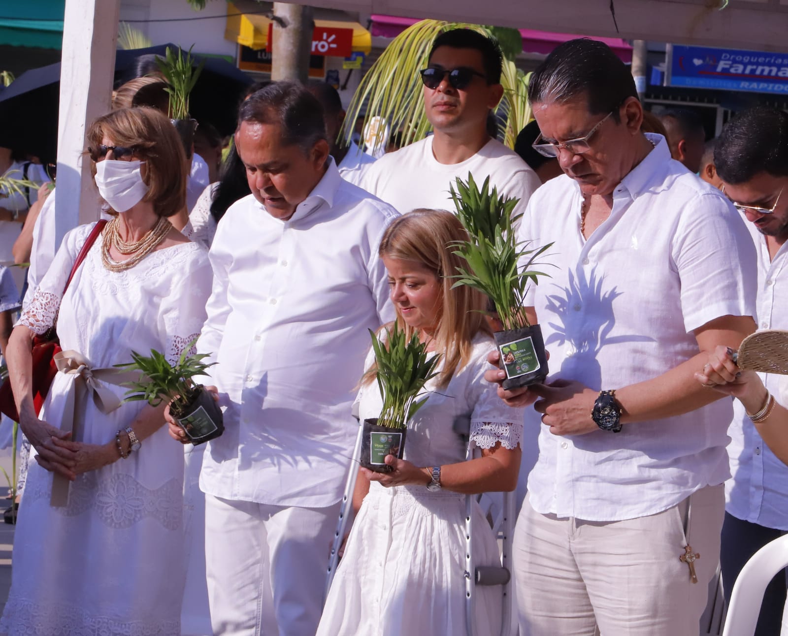 Gobernadora Elsa Noguera hizo presencia en Sabanalarga para la celebración del Domingo de Ramos