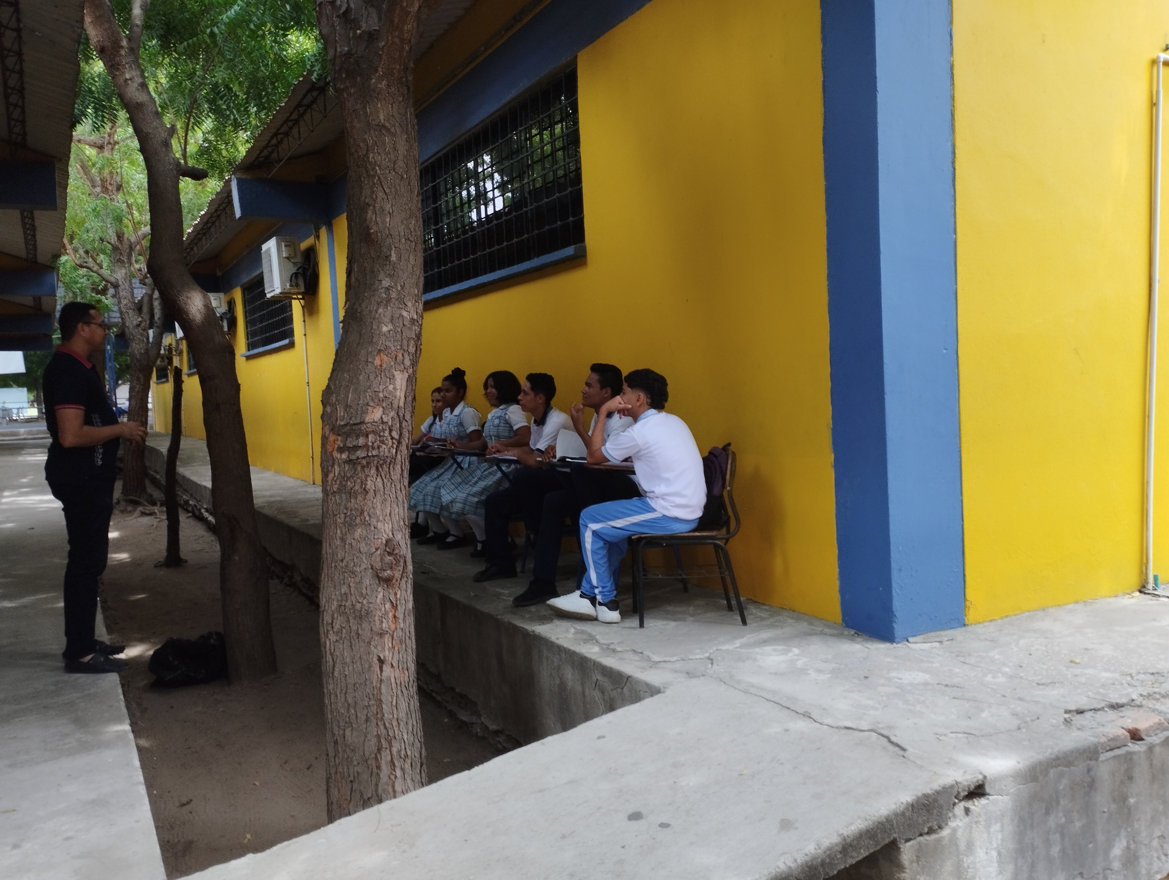 Clases al aire libre en la IE Nuestra señora de la Candelaria