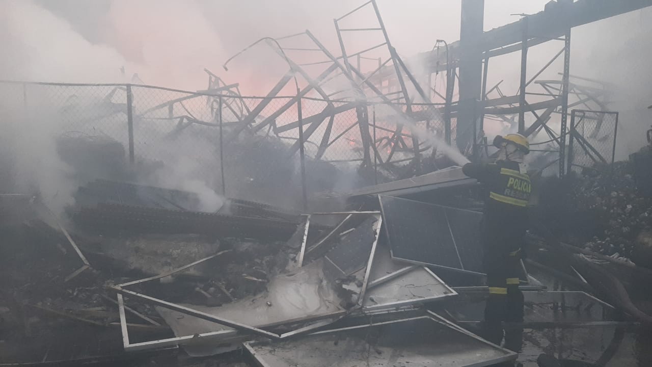 Incendio en bodega. 