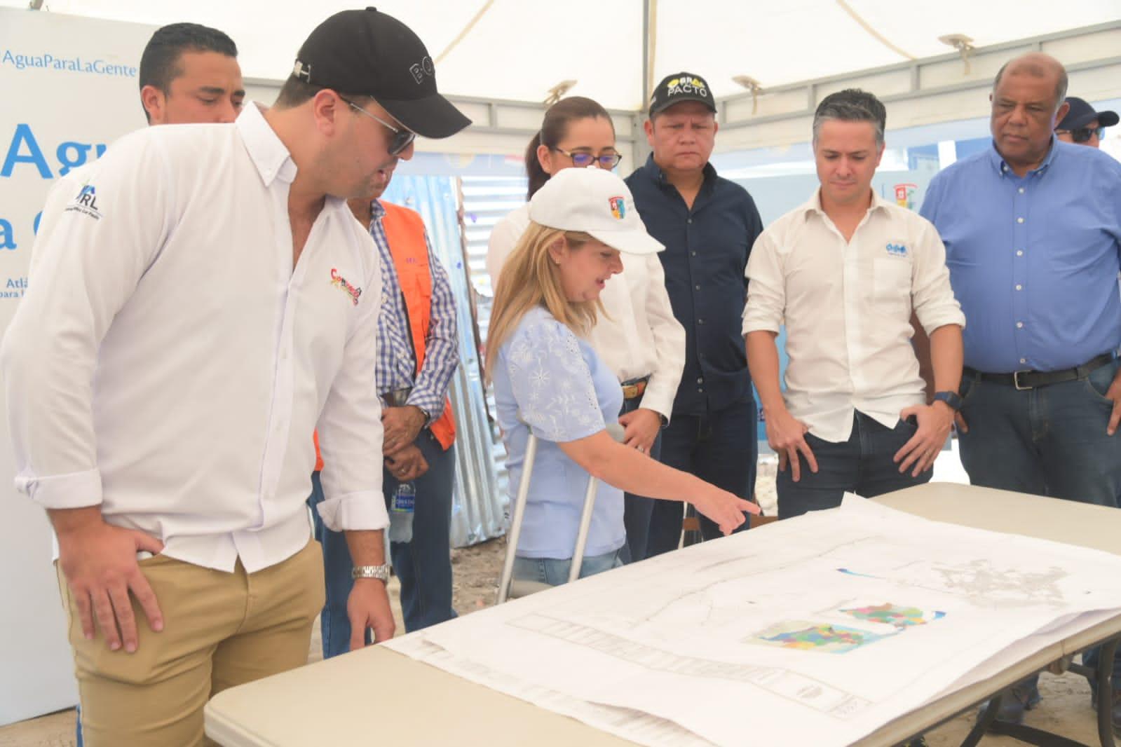 La Gobernadora inspeccionando obras en El Esfuerzo, Villa Anita y Villa Gladys.