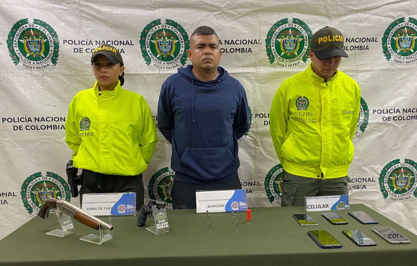 Ricardo Antonio Arias, capturado con las armas.