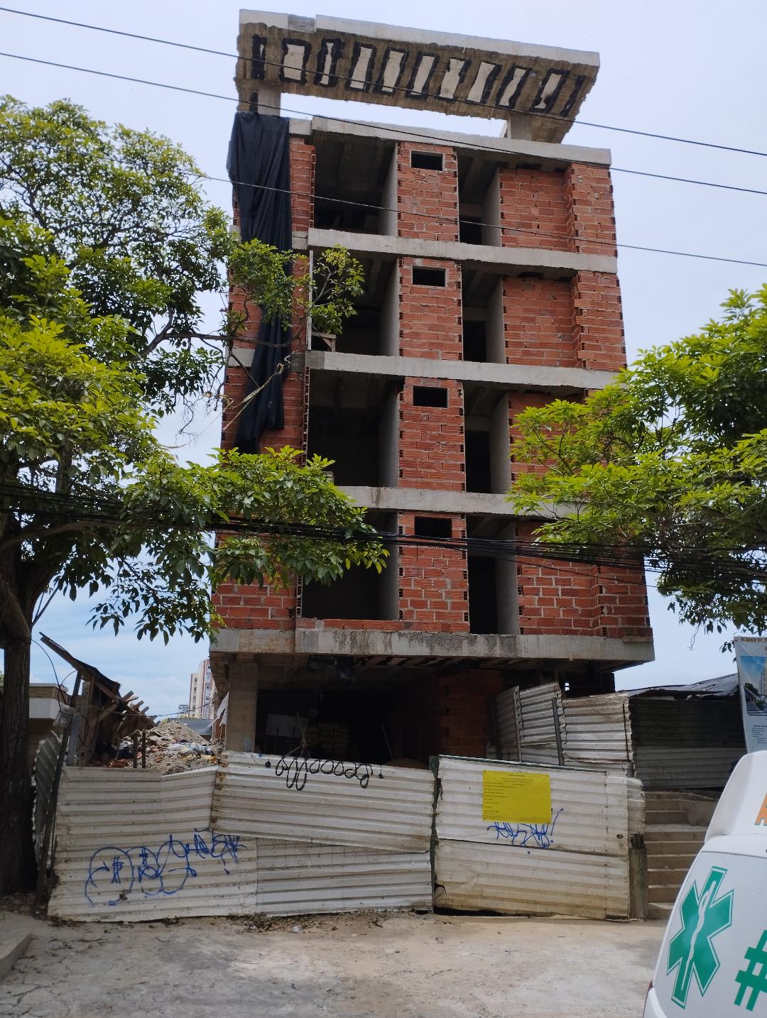 Edificio donde se presentó la emergencia