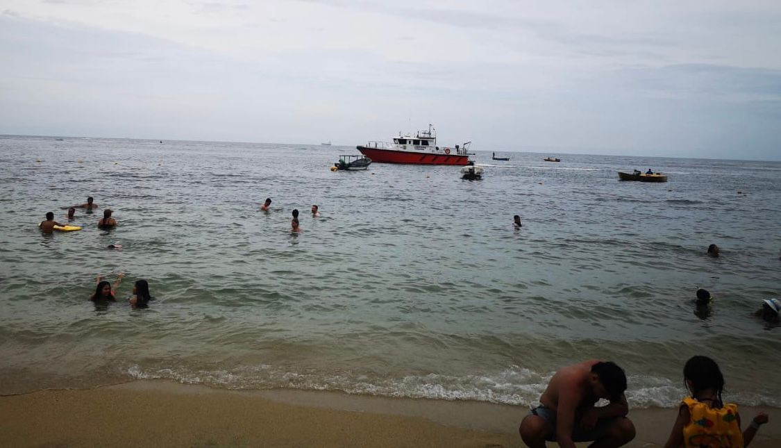 Playas de Santa Marta en temporada de vacaciones de mitad de año.