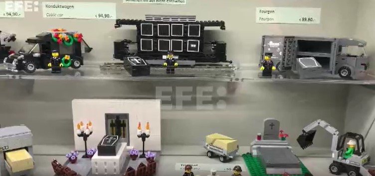 La sala de luto de Lego es el artículo más costoso del museo.