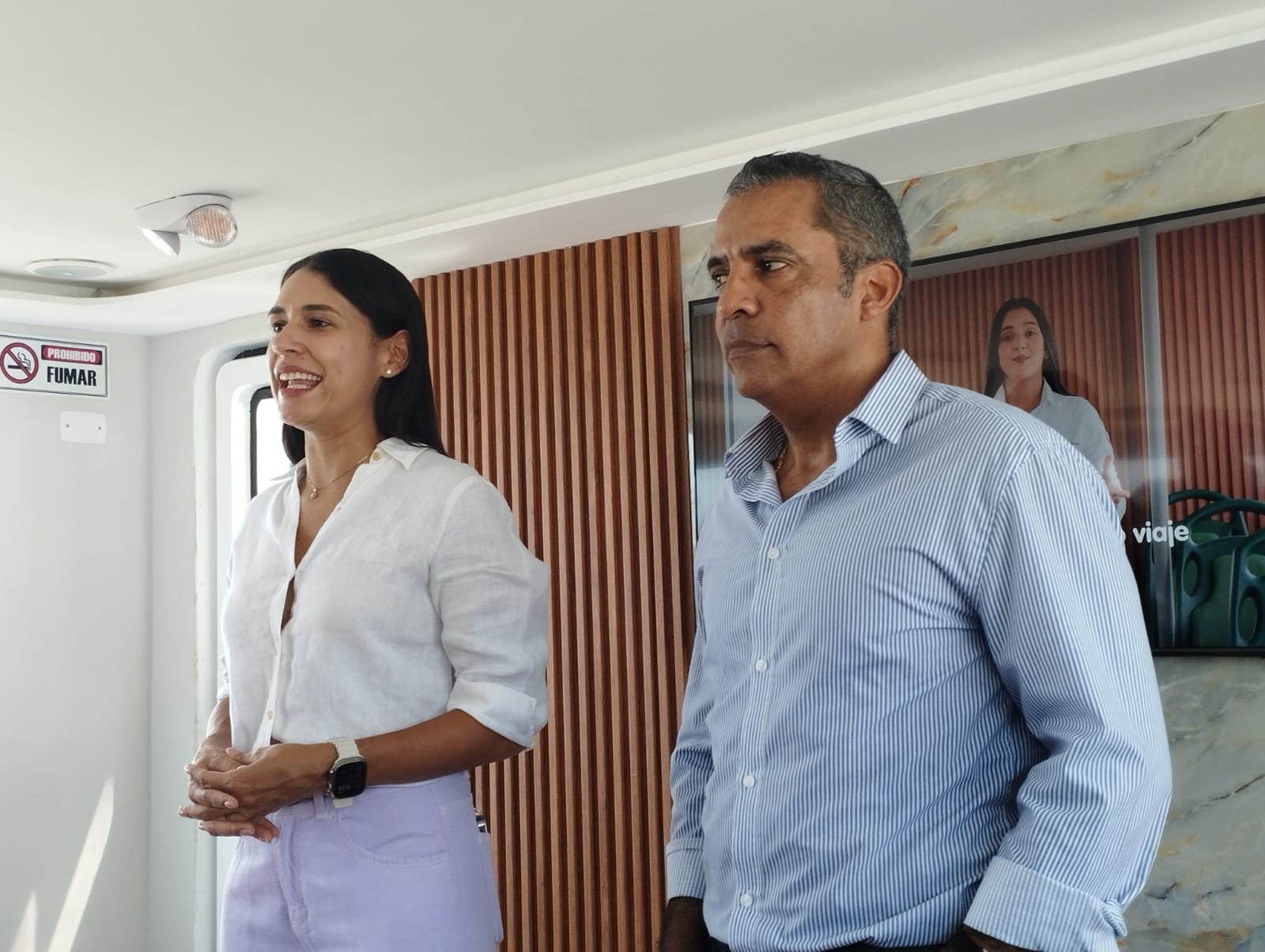 María Mónica Hernández, secretaria general del Distrito, y José Curvelo, secretario de asuntos portuarios de la Alcaldía.