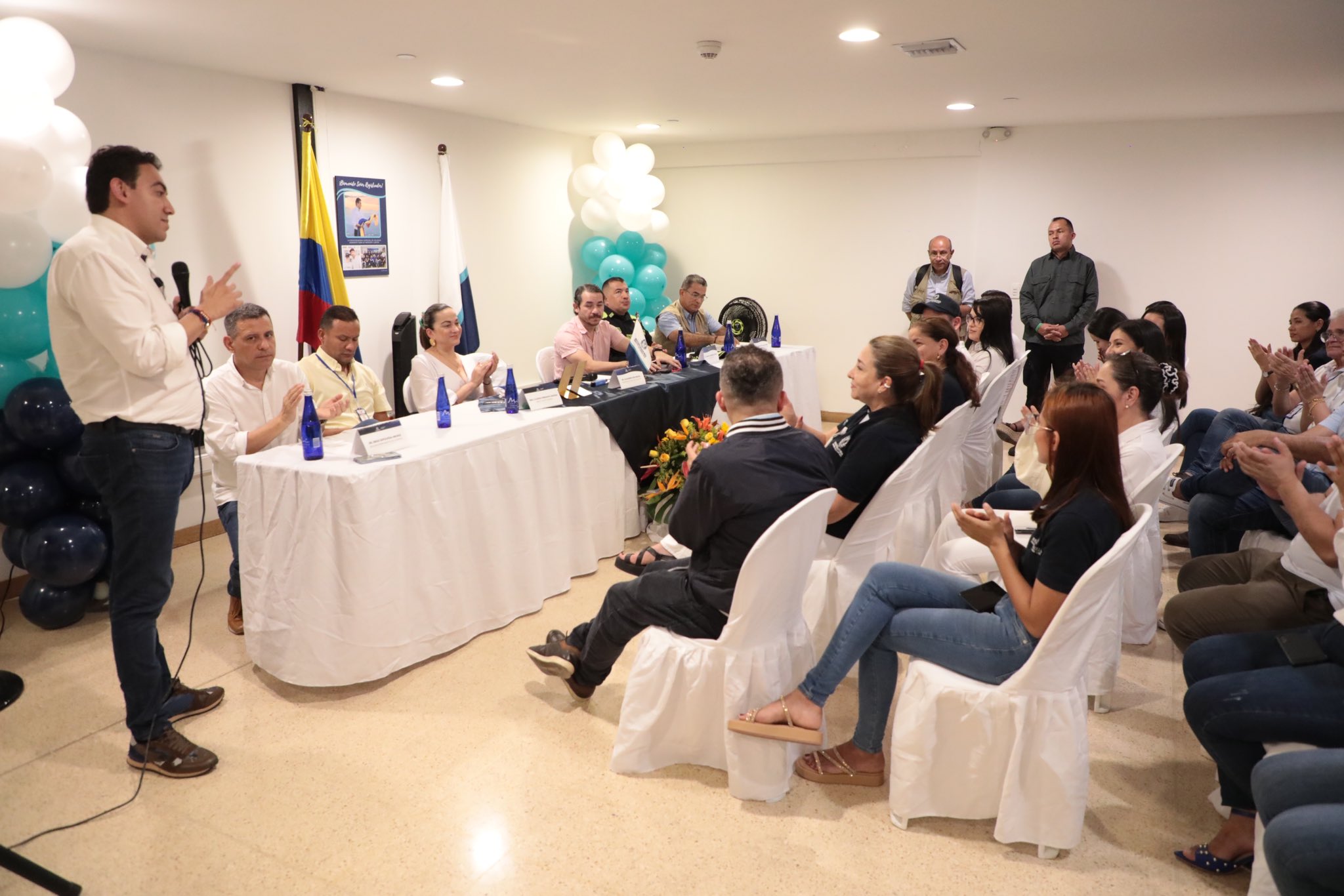 Alexander Vega Rocha, Registrador Nacional dando al servicio la sede en Soledad.