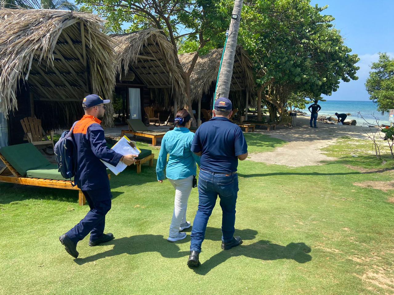 Visita de inspección al archipiélago de San Bernardo.