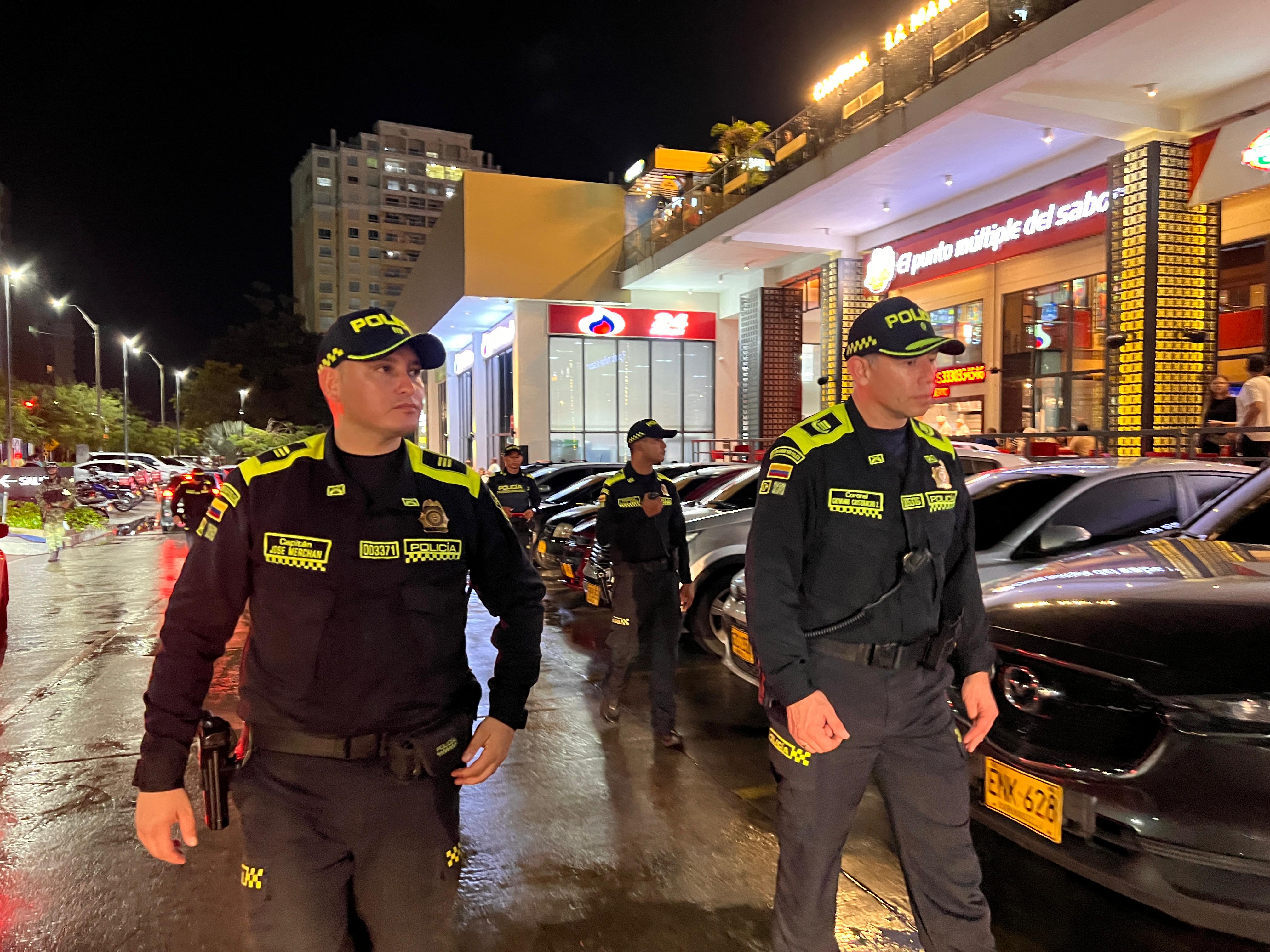 Caravanas de la Policía Metropolitana recorren Barranquilla.