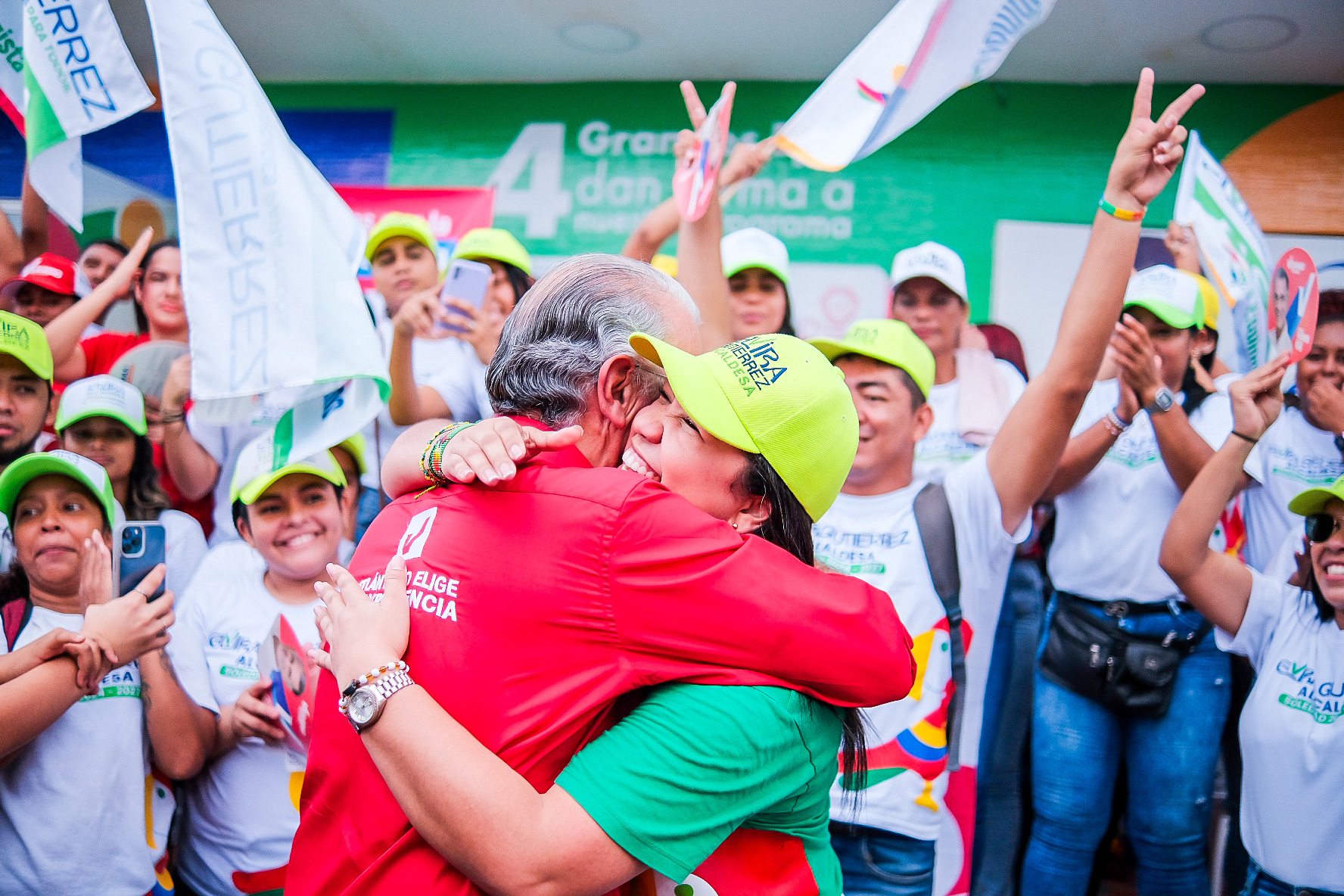 La candidata Elvira Gutiérrez tras adherir a Eduardo Verano