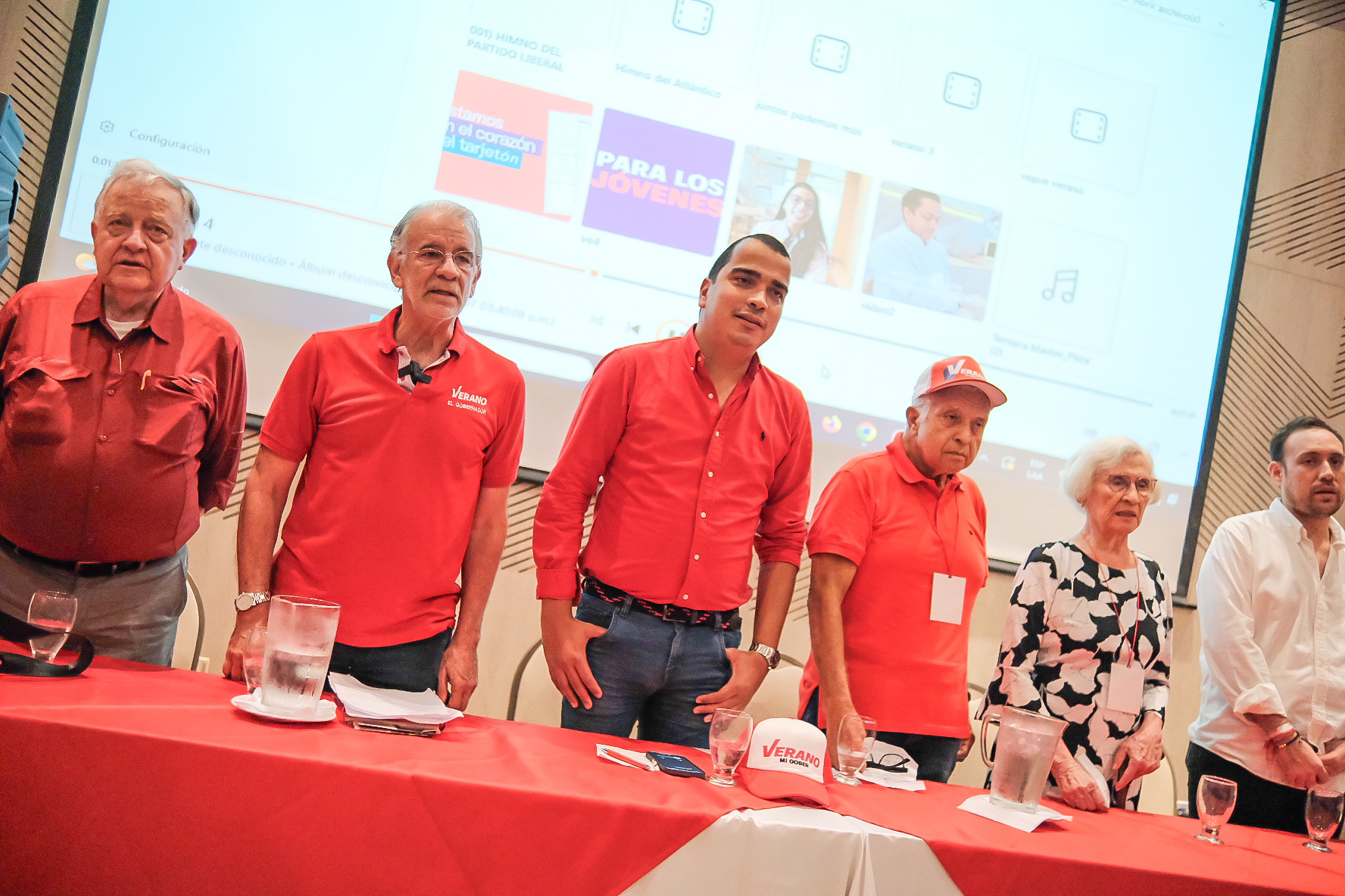 La mesa principal del Partido Liberal en el encuentro en Barranquilla
