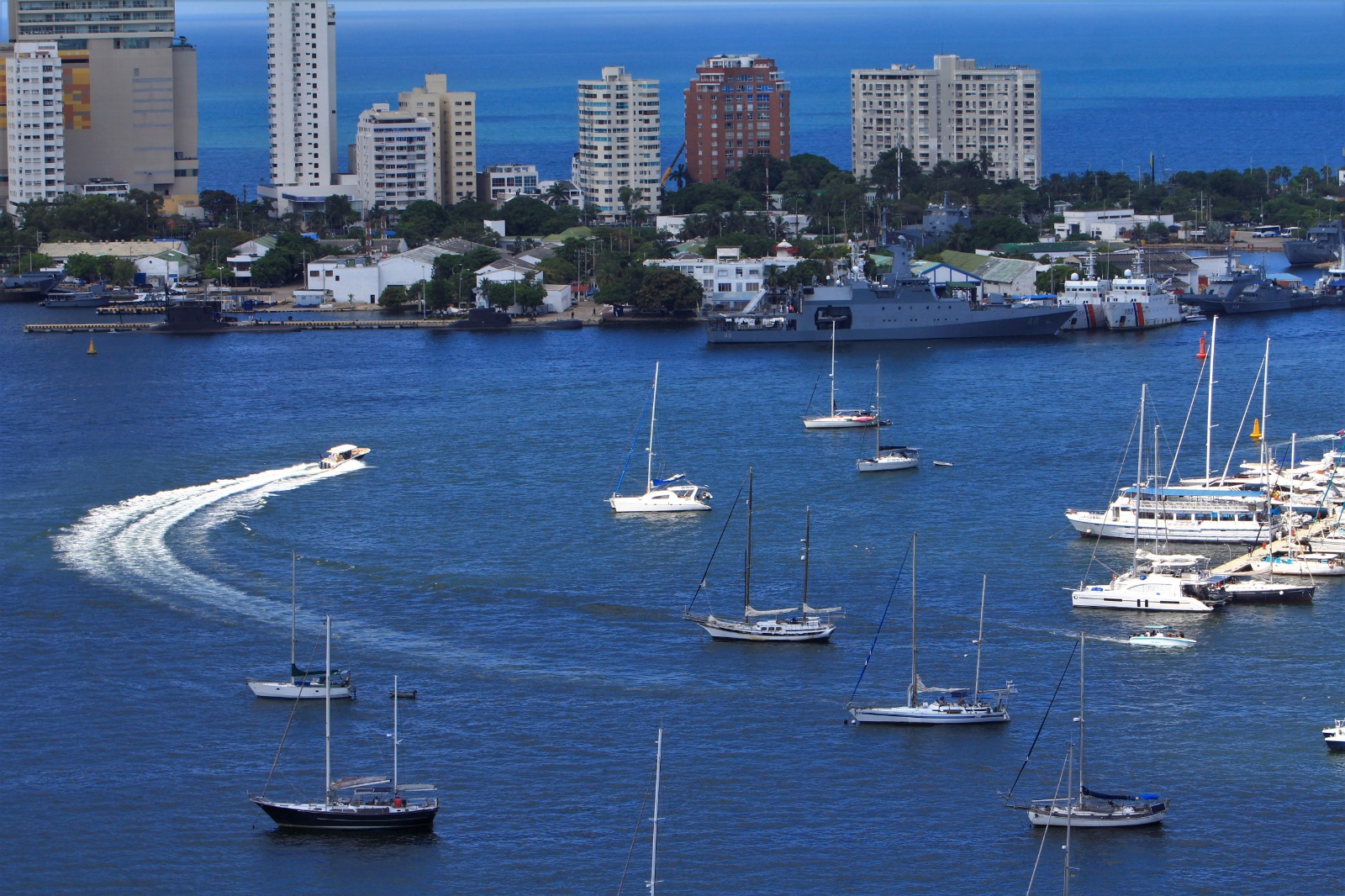 El desarrollo económico de Cartagena está ligado a la conservación de su bahía.