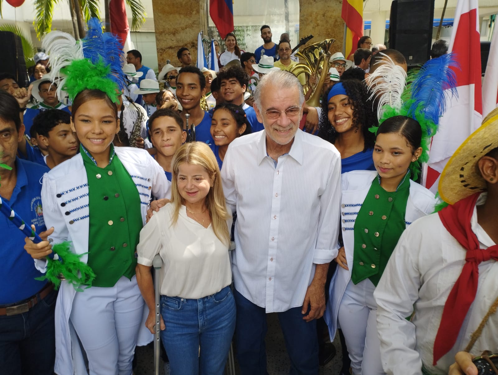 Eduardo Verano y Elsa Noguera en la Gobernación del Atlántico.