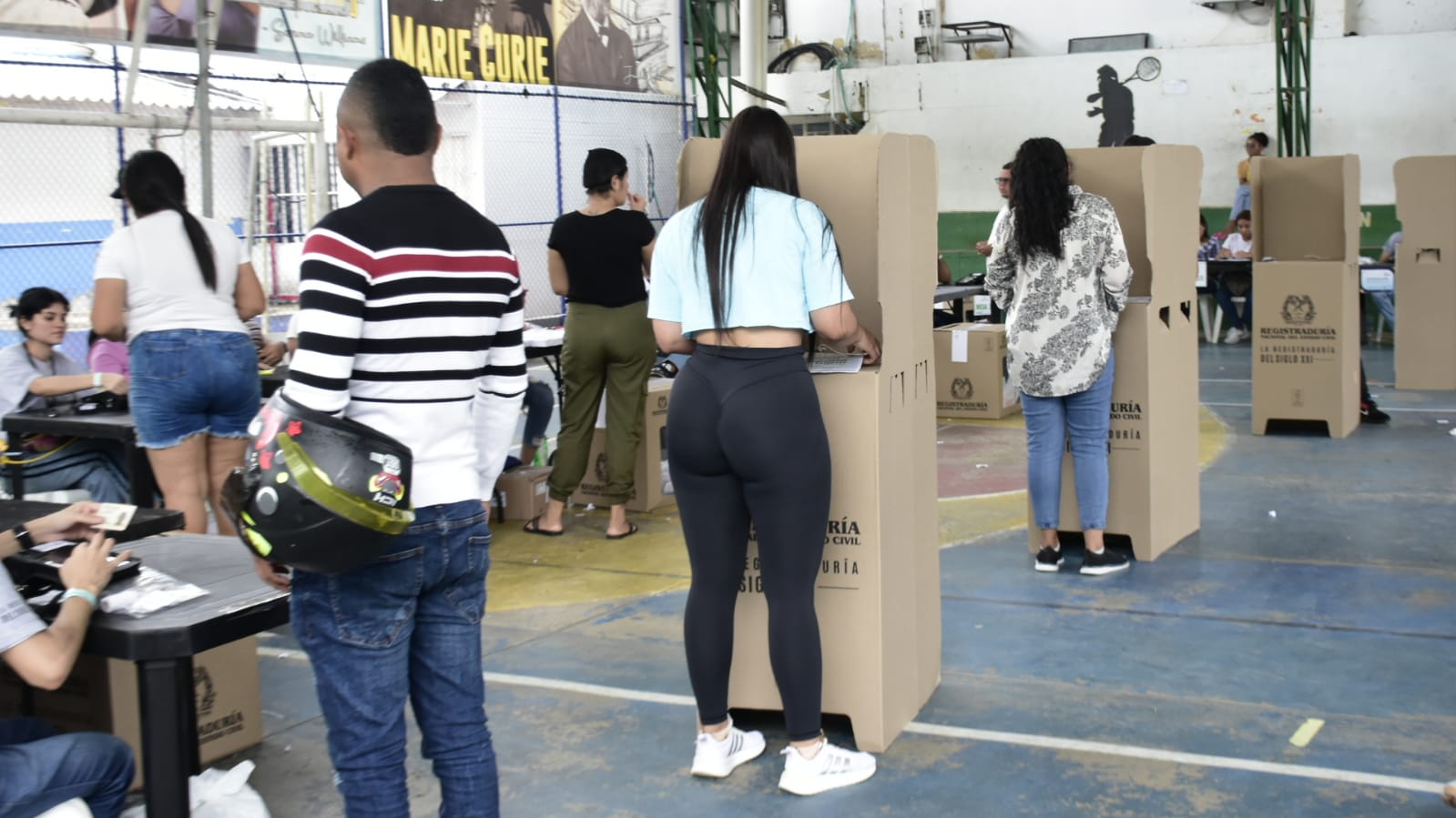 Jornada electoral en el colegio Distrital Marie Poussepin.