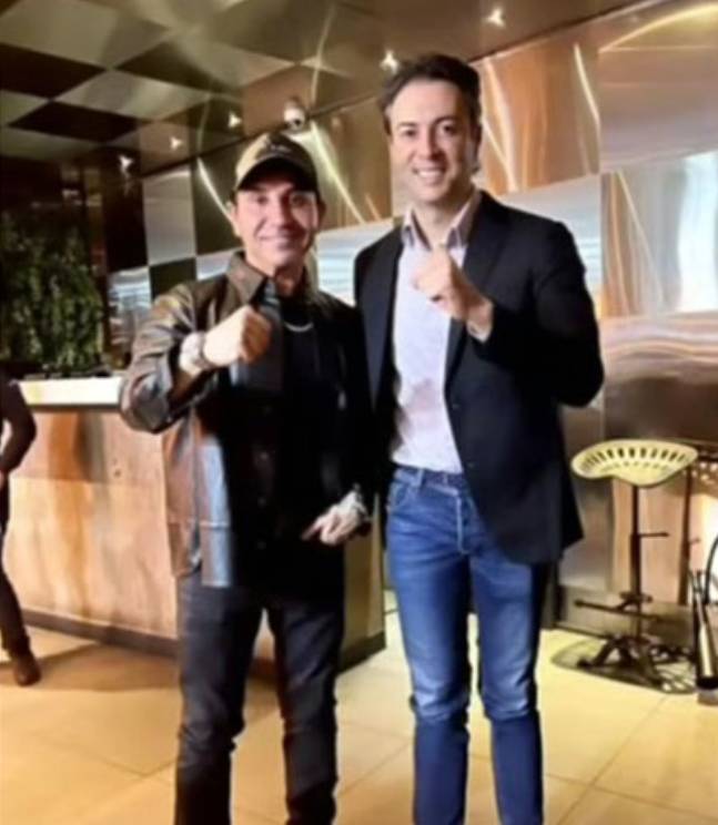 Fereidoun Khalilian y el ex alcalde de Medellín, Daniel Quintero.