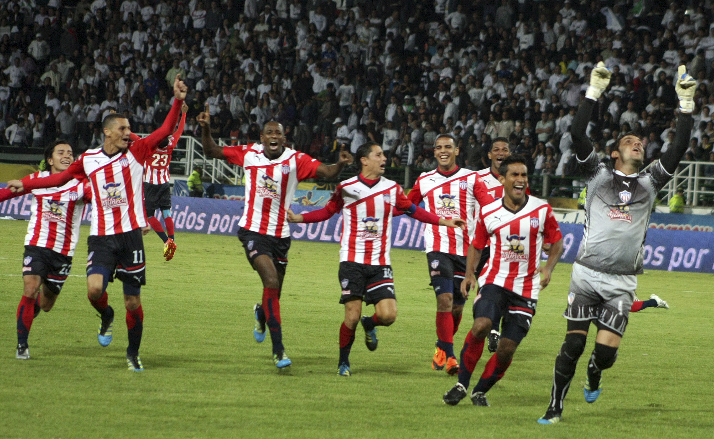 La celebración de Junior tras vencer por penales al Once Caldas, en 2011.