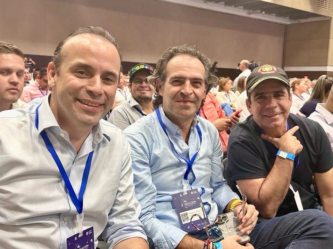 Char con el nuevo alcalde de Cali, Alejandro Éder, y de Medellín, Federico Gutiérrez, en un encuentro de la Esap en Cali