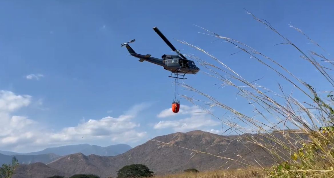 Helicóptero Bell-212 ‘Rapaz’.