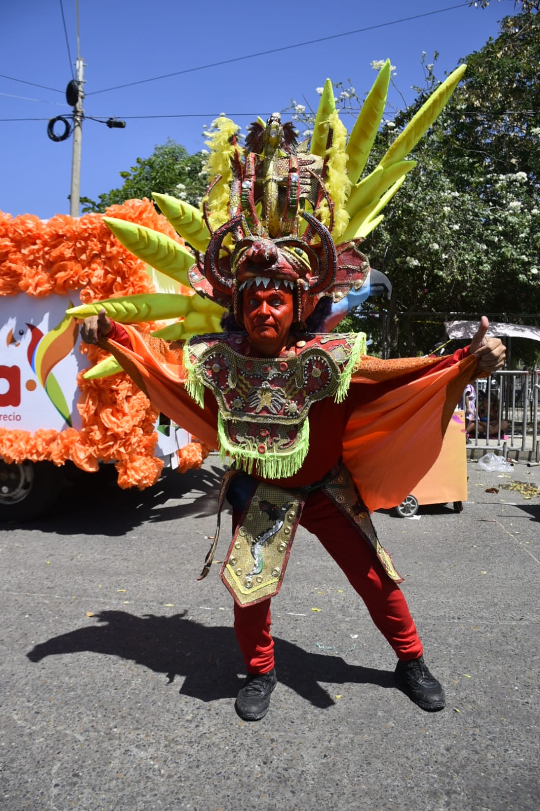 El  'Diablo Casino' es una figura del Carnaval del Río.