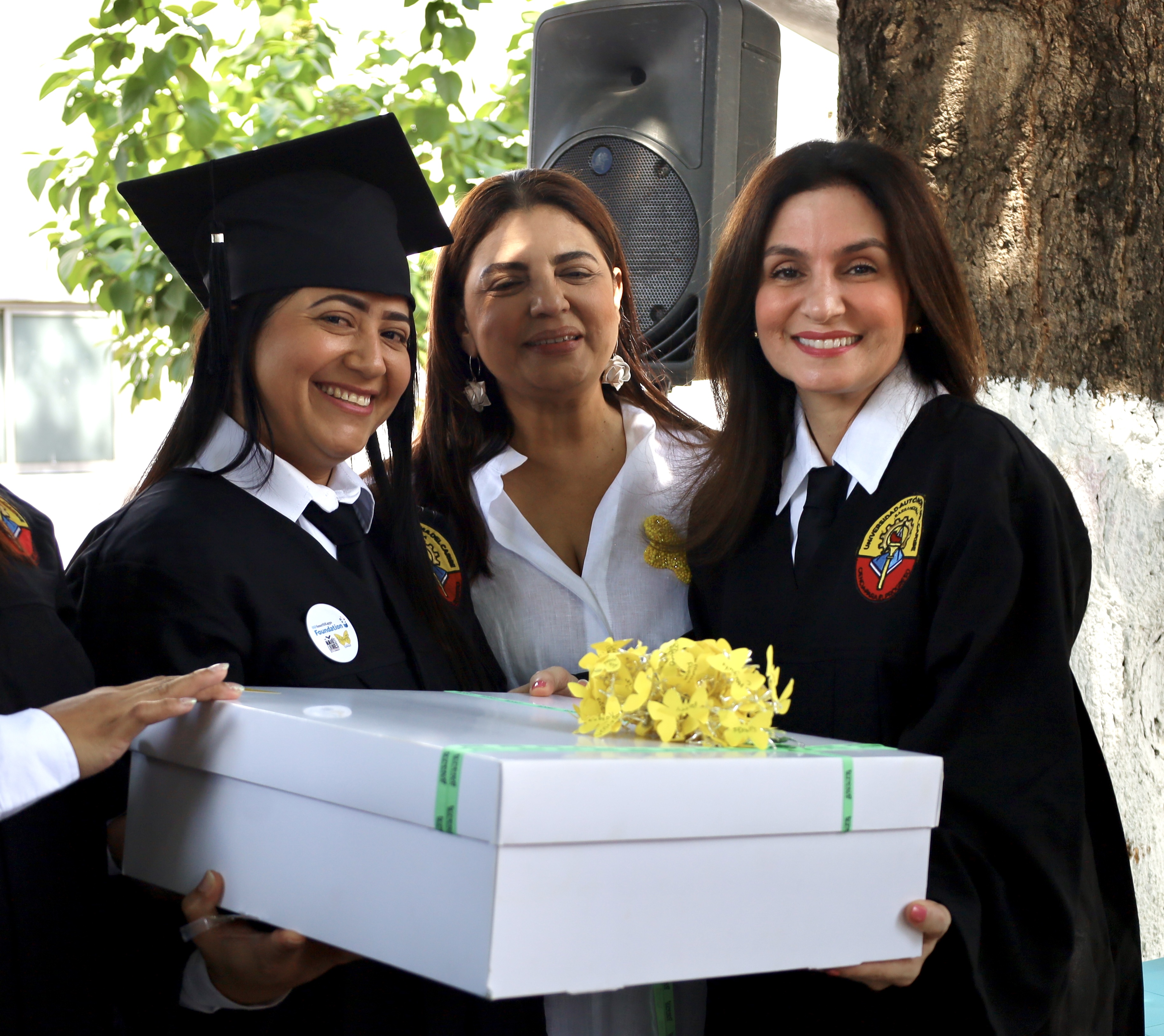 Katia Nule, primera dama junto a las internas.