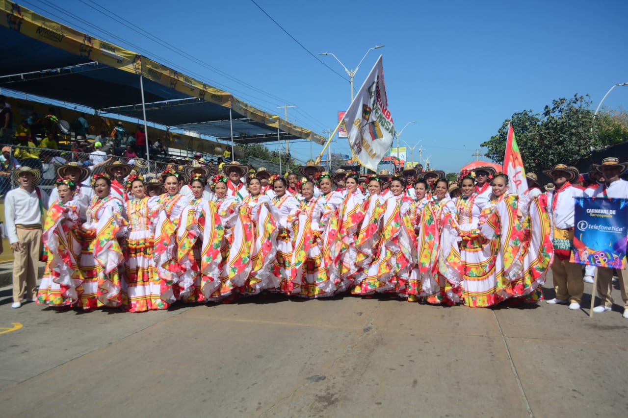 Grupo Folclórico Cumbiamba La Arenosa.