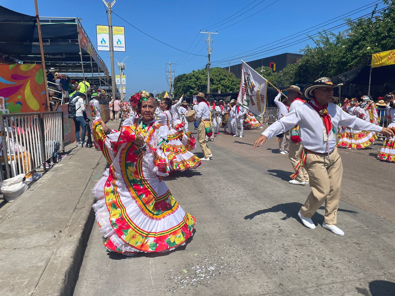 Luz Marina Zambrano Morelos durante la Batalla de Flores de la Vía 40.