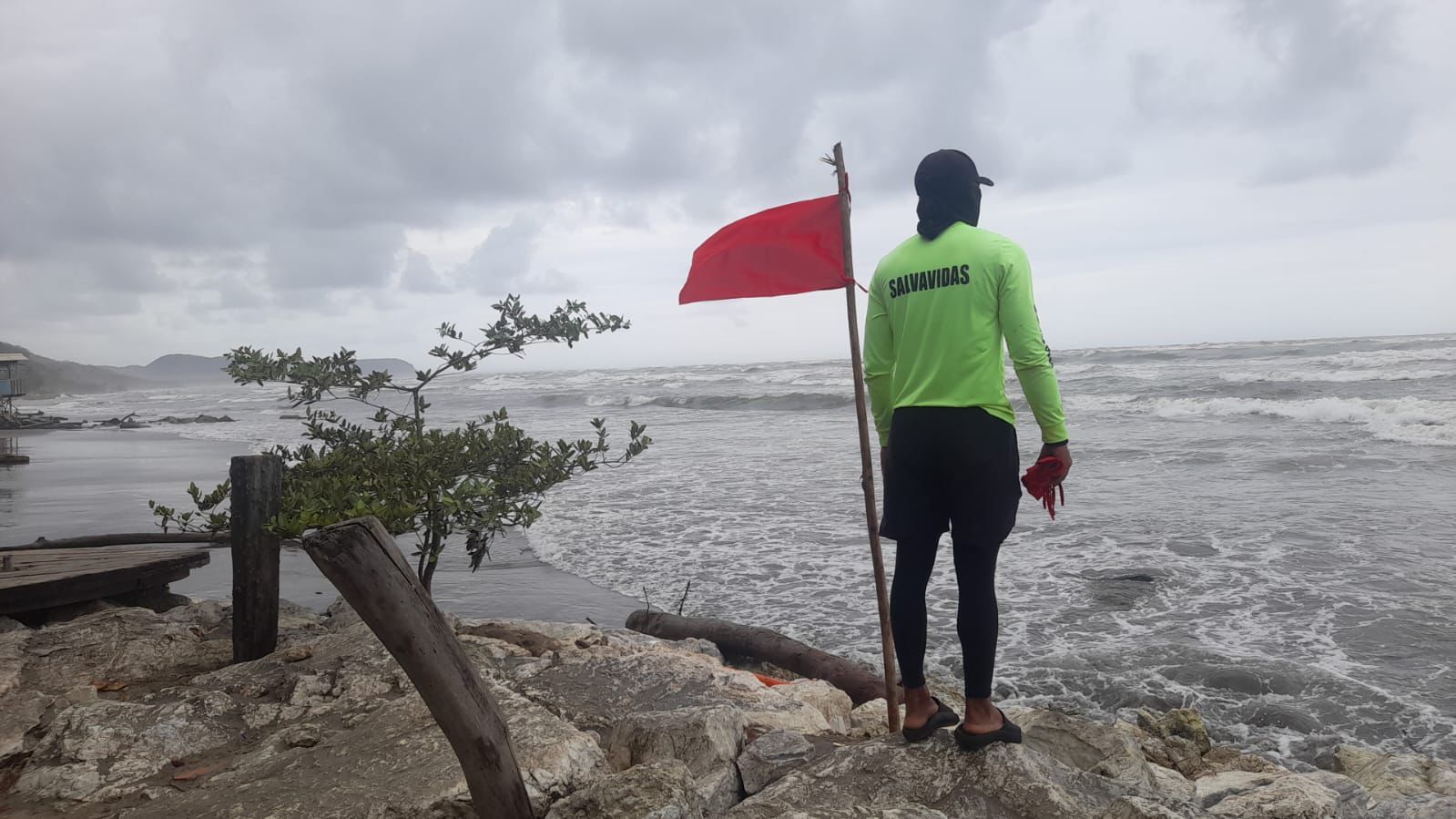 Mar de leva en Puerto Colombia