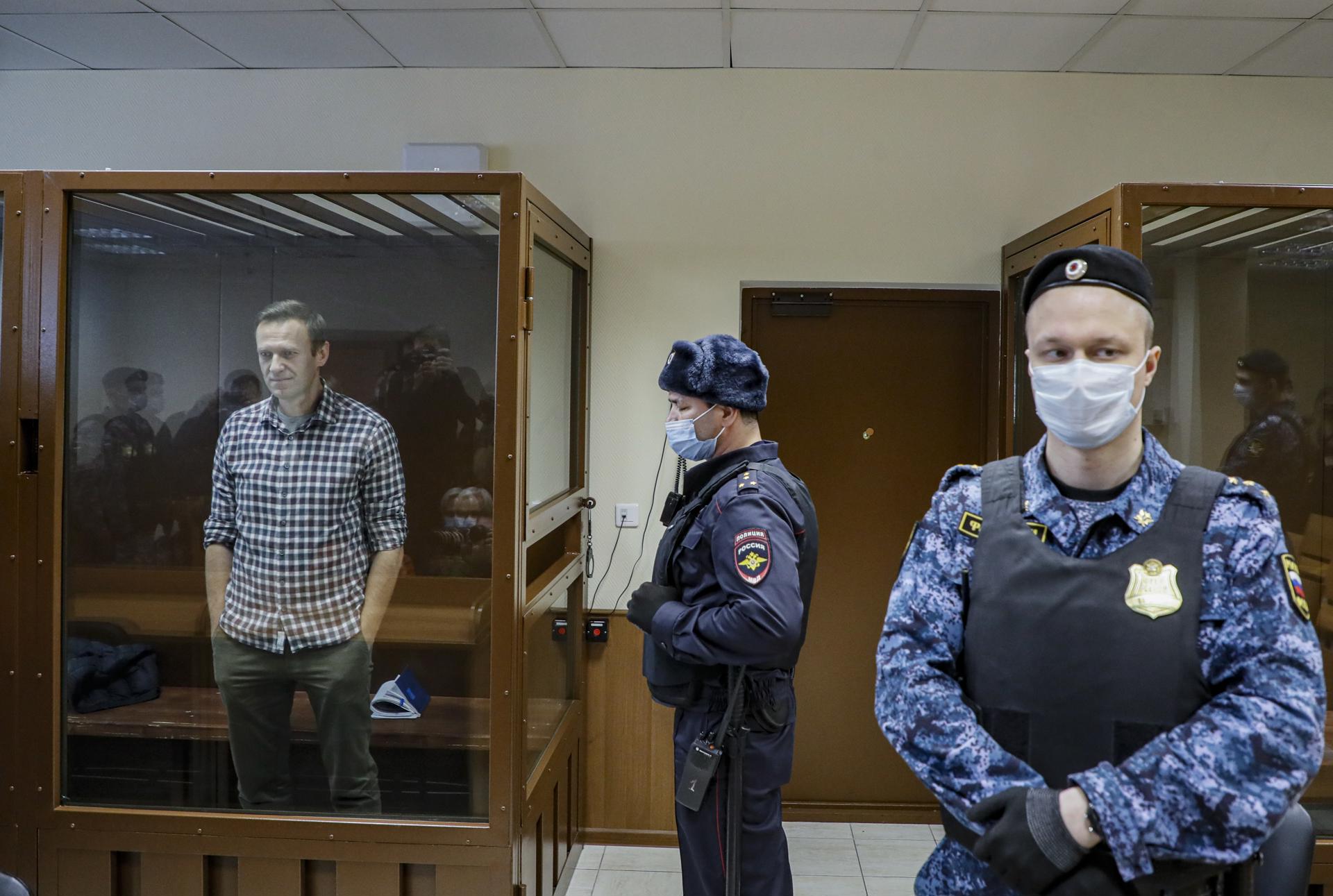 Alexei Navalny al asistir a una audiencia en Rusia. 
