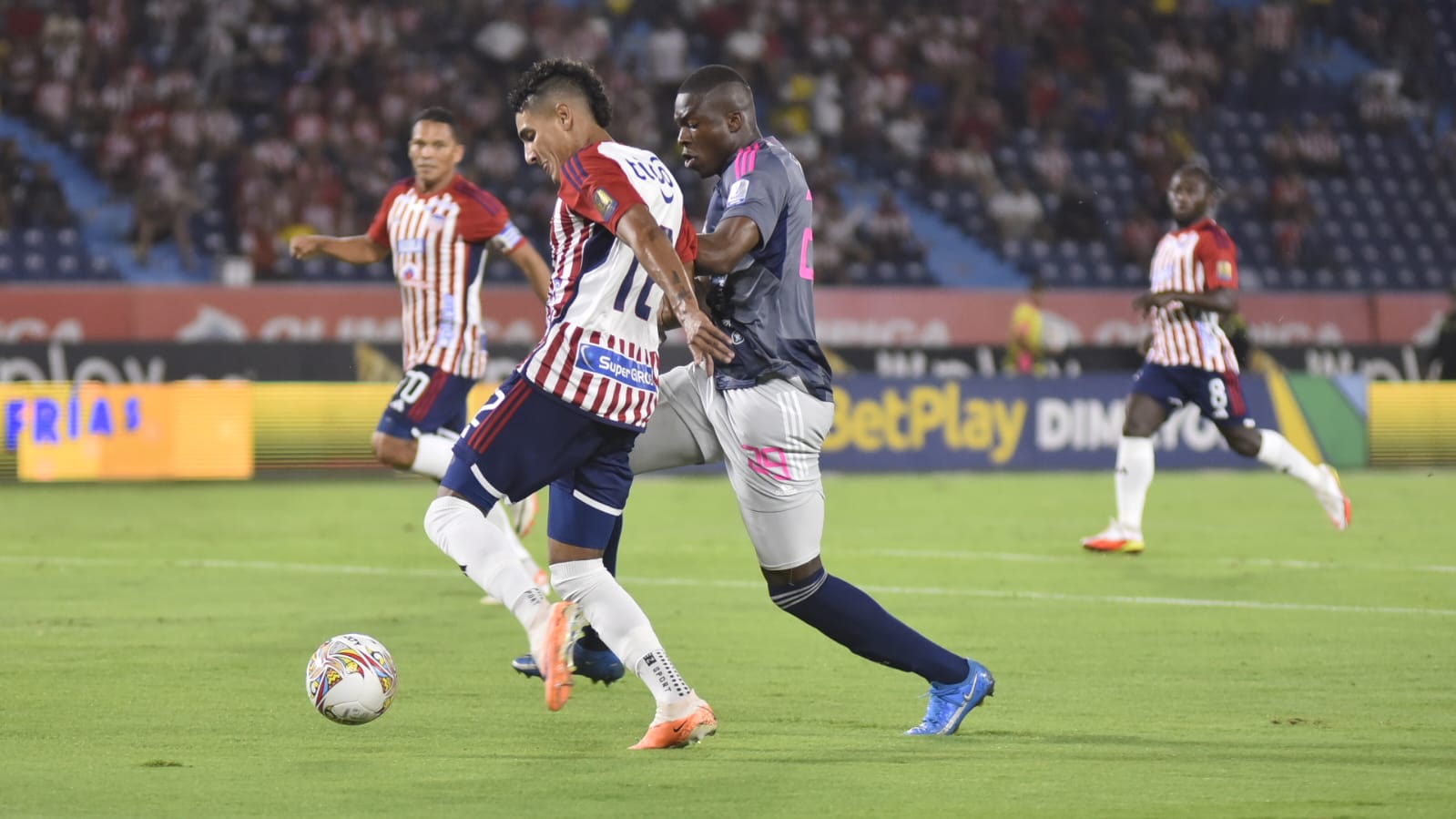 La jugada que terminó en gol de Fuentes ante el Medellín. 
