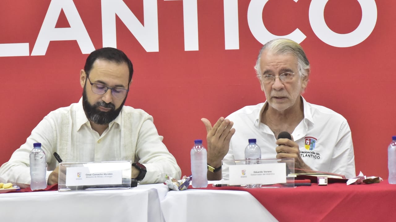 El ministro de Minas, Andrés Camacho, y el gobernador Eduardo Verano.