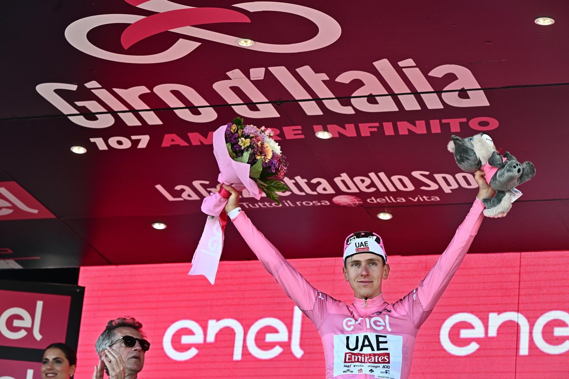 Pogacar mantuvo la maglia rosa.