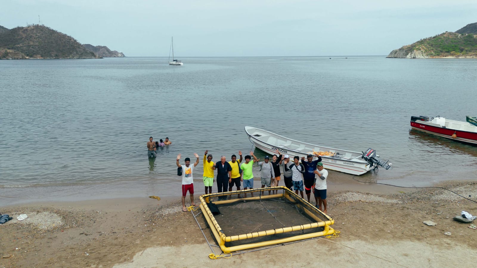 Investigadores de UniMag y pescadores de Taganga