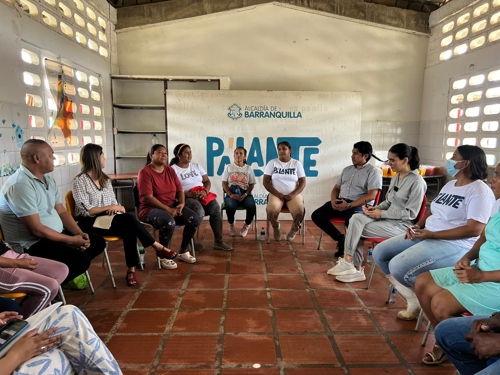 Beneficiarios de ‘Barranquilla va pa' lante’ en uno de los encuentros con la Alcaldía