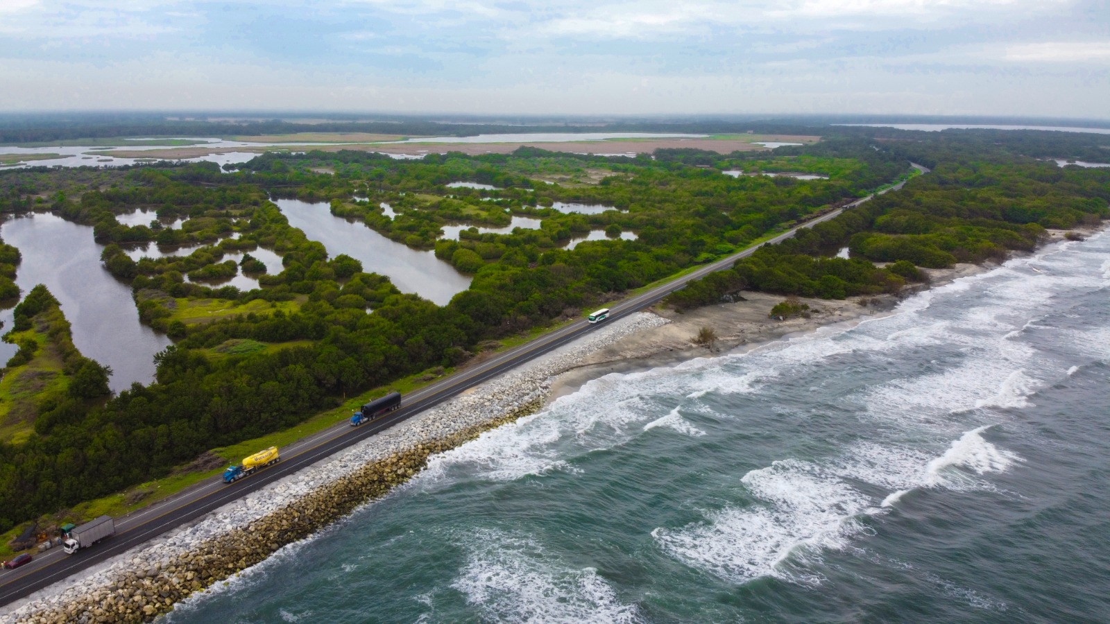 La erosión costera se agravó con la construcción de la vía entre Barranquilla y Santa Marta
